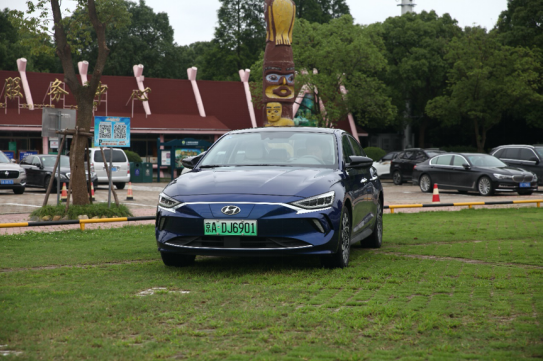 菲斯塔纯电动 VS Model 3:每公里续航节省204元